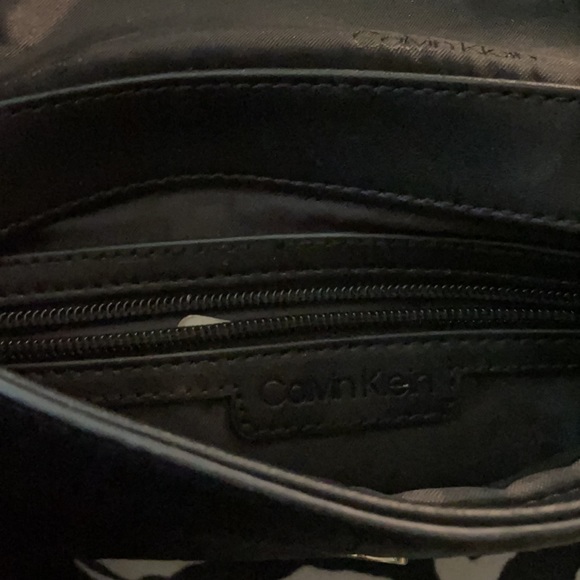 Calvin Klein Crossbody purse please Black lambskin leather - Picture 5 of 6